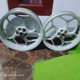 Segera Velg Racing (putih) Size  besar ex.motor Ninja