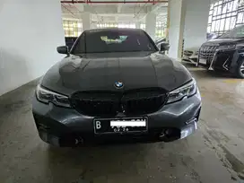 BMW 320i G20 Sedan warna Abu-abu/Silver  2019/2020