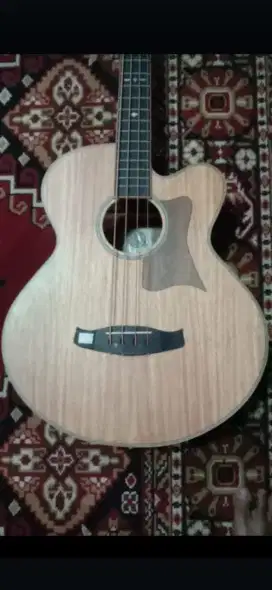 Gitar bass akuistik elektrik