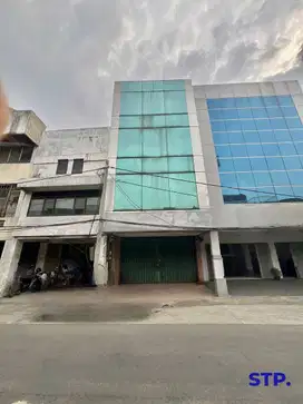 Jual, Ruko 3 lantai di Raya Kapasan