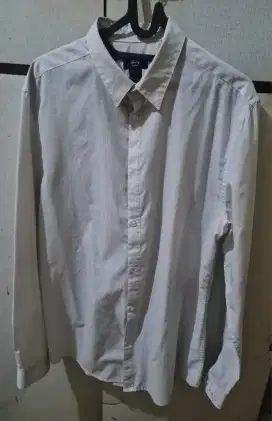 Kemeja putih H&M Easy Iron size L slimfit 100% ORI VGC no minus murah