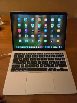 Dijual cepat Macbook Air 2020 Mulus