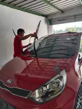 Toko khusus pasang kaca film mobil dan gedung