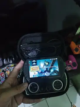 PSP GO 16GB (ada minus)