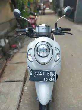 Dijual Honda Scoopy putih