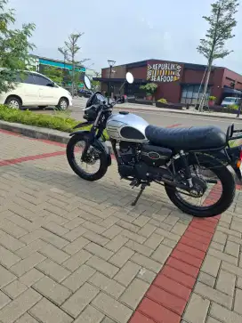 Kawasaki W175 Cafe 2024 Tipe Paling Tinggi/Orisinil/KondisiSepertiBaru