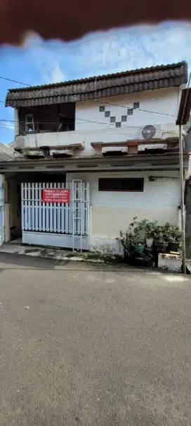 Dijual Rumah Hunian 2 lantai buka harga 2milyar bisa nego