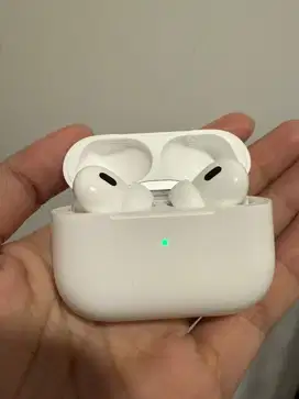 Airpods pro 2 USB C second like new