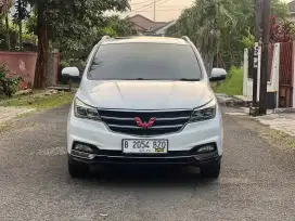 Wuling Cortez 1.8L Lux AMT 2018  Putih