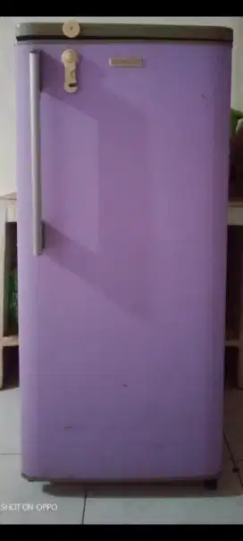 Kulkas 1pintu elektrolux kondisi bagus normal dingin beku siap pakai