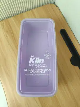 Tempat Menyimpan Makanan dan Bumbu