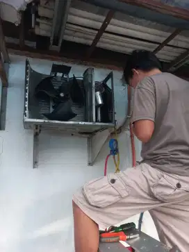 Service ac,bongkar pasang ac,cuci ac,isi freon dll