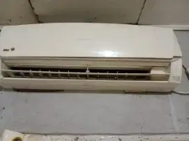 Dijual AC Sharp 1/2 PK