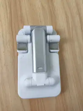 Holder HP Ukuran Kecil Warna Putih