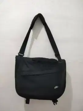 Tas selempang Nike