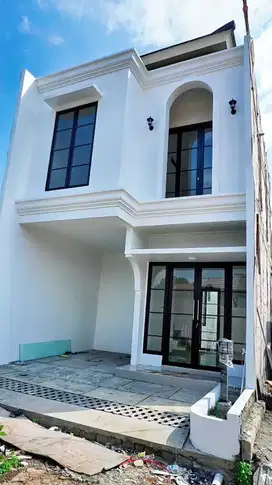 Rumah cantik 2 lantai berlokasi dekat taman merdeka Depok