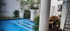 Rumah Mewah Dekat Pasar Santa Selong Kebayoran Baru