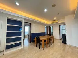 Apartemen royale springhill kemayoran 3 kamar 196 meter murah