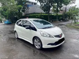 Dp15jt - Jazz GE8 RS 1.5 matic 2009 Putih || 2010
