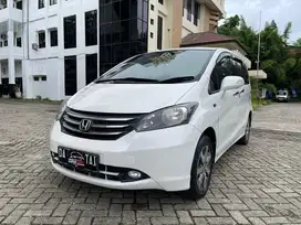 Bisa Dp 19jt#Honda Freed 1.5 E Psd Matic 2010