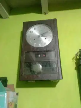 jam dinding Seiko