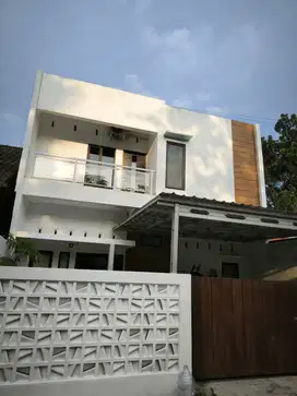 Rumah Siap Huni 2 Lantai dekat Kampus UMY