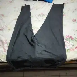 Celana panjang bahan dasar merek MOC Slim Fit