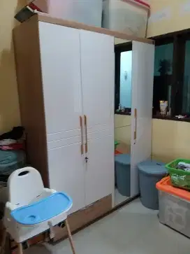 Lemari HPL 4 pintu jumbo mulus siap pakai