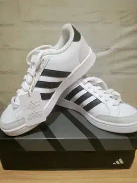 Adidas Grand Court SE list Black