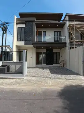 Rumah Mewah Modern Kontemporer di Sidoarum Godean