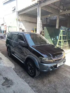 Varian Langka Mulus Isuzu Panther LV Adventure Warna Hitam Tahun 2006