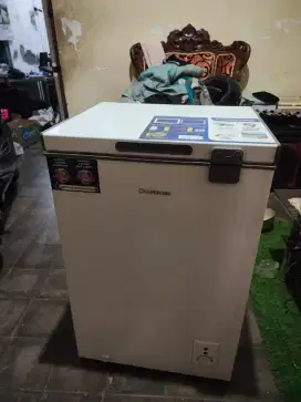 Freezer 100 Liter tipe FCF136DW