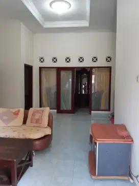 Disewakan Rumah Nyaman di Taman Cenderawasih Yogyakarta (Dekat UGM)