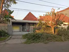 Disewakan Rumah Jl Untung Suropati Strategis Tengah Kota Surabaya