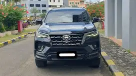 toyota fortuner vrz gr sport 2023 hitam diesel cash kredit proses bisa