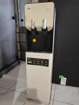 Dispenser hot & cool