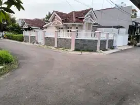 Rumah Hook (LT 184 m2/ LB 55 m2) Jababeka, Graha Lavender