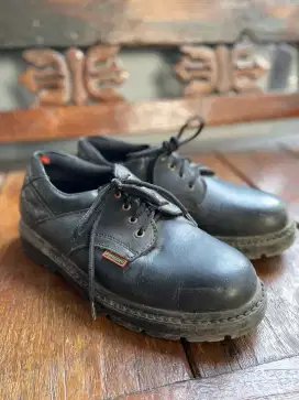 SEPATU SAFETY UJUNG BESI