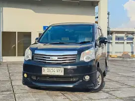 DP 20JT TOYOTA NAV1 G AT MATIC AUTOMATIC 2013 HITAM SIAP PAKAI