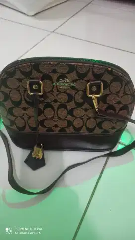 Tas selempang coklat