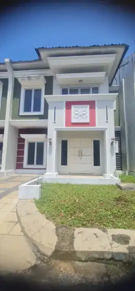 Murah Rumah Baru 2 lantai di cluster Green Mutiara Padang
