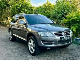 VW Touareg Facelift 4x4 AT Tipe Atas Sunroof LOW KM 68rb Pajak Panjang