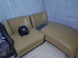 Sofa bekas warna krem