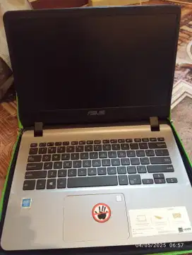Laptop Asus A407M