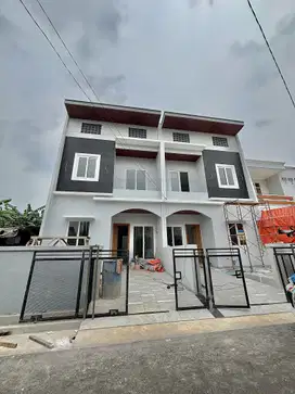 Dijual Rumah Bangunan Mandiri Sektor 8B Gading Serpong