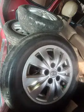 Velg+ban lepasan mobil innova 2012