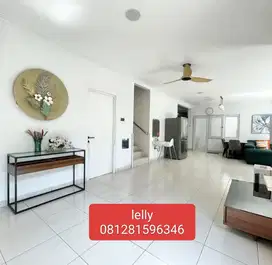 Dijual Cepat Rumah Cantik Semi Furnish di Kota Wisata