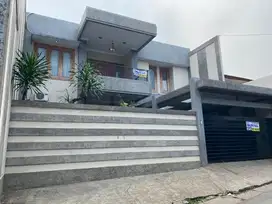 Rumah bagus dan mewah lokasi strategis dalam kota. Jaksel