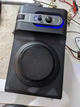 Panel depan dan mesin simbada
