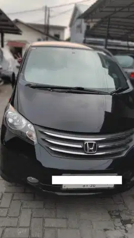 FREED GB3 1.5 E Tipe tertinggi